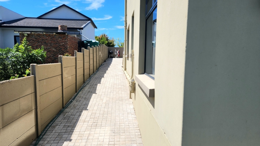 3 Bedroom Property for Sale in Hartenbos Heuwels Western Cape